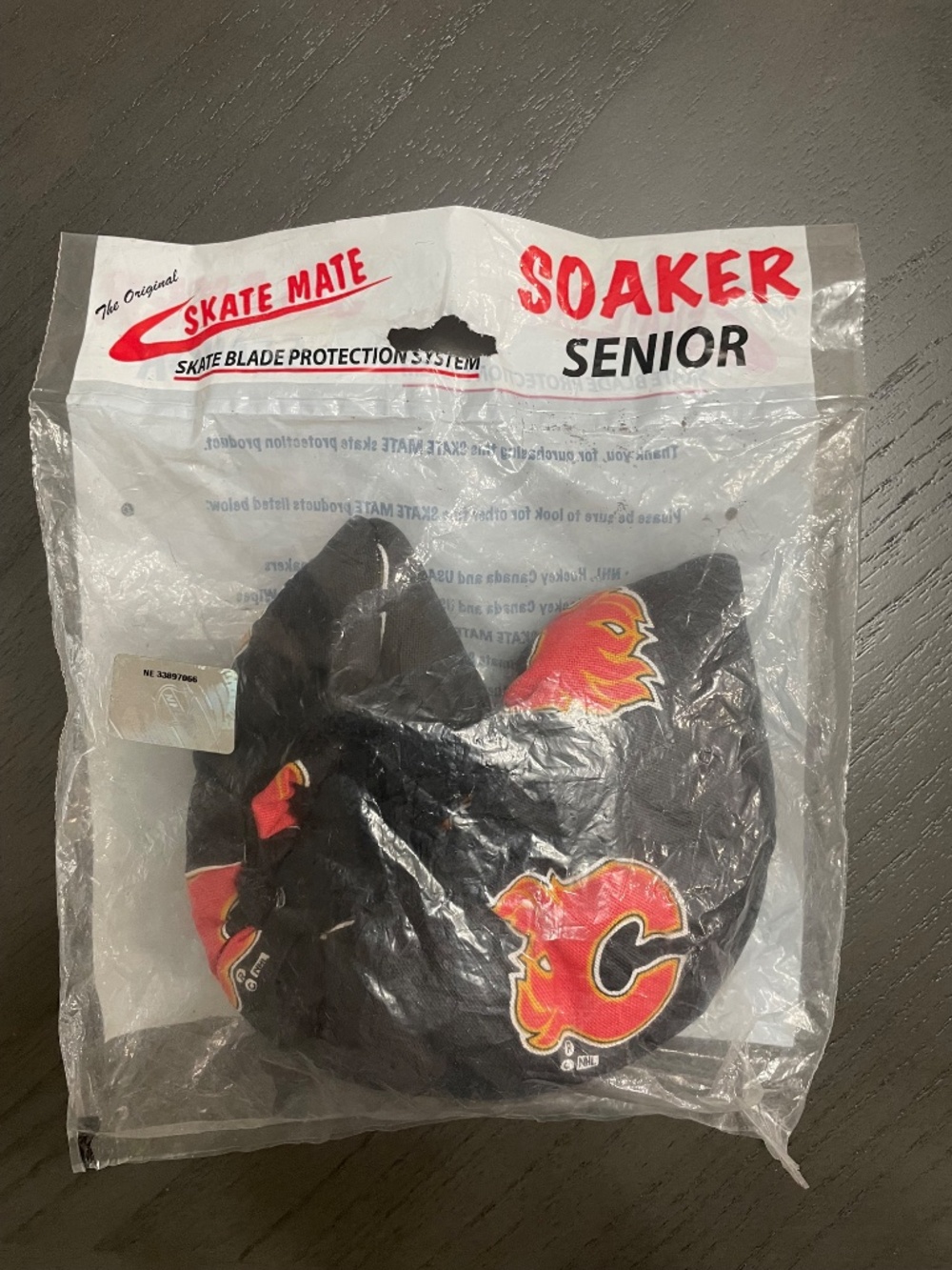Calgary Flames Skate Mate Soakers Senior โ NHL Skate Blade Covers โ New - Picture 2 of 3